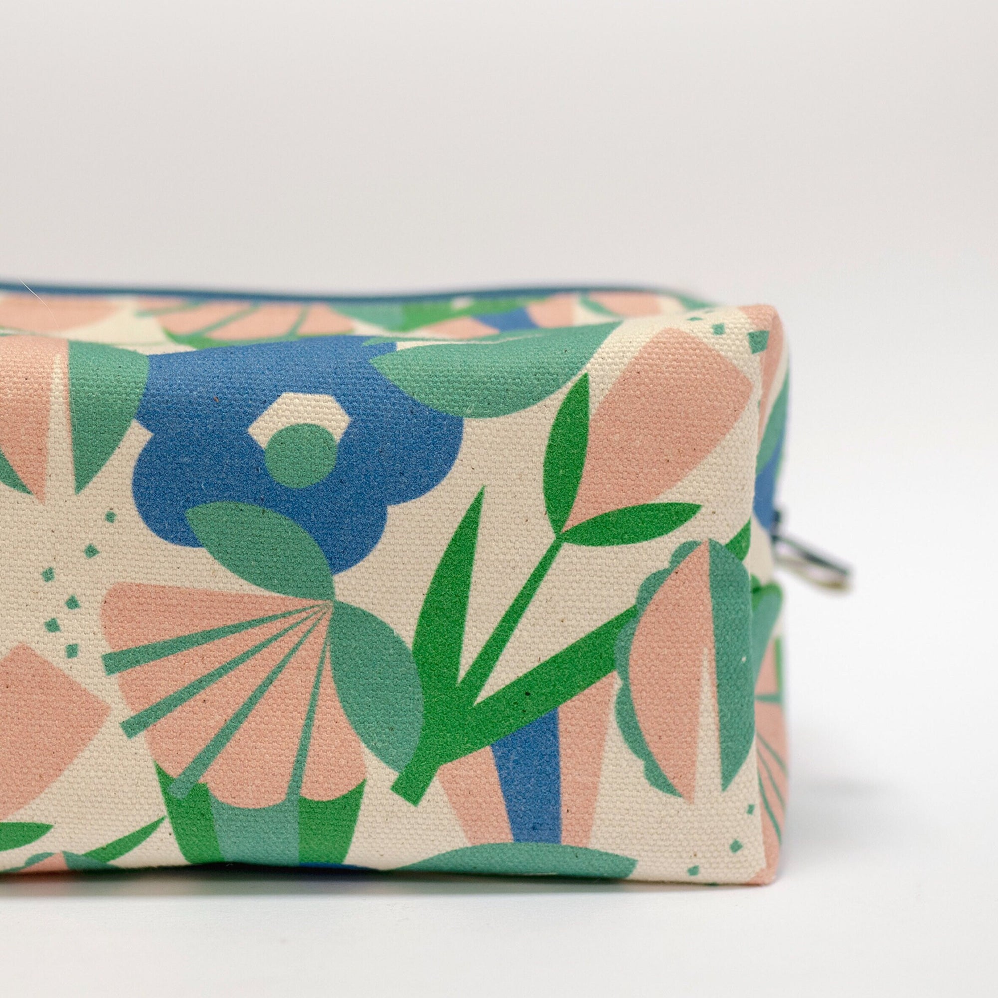 Daphne - Box Toiletry Bag